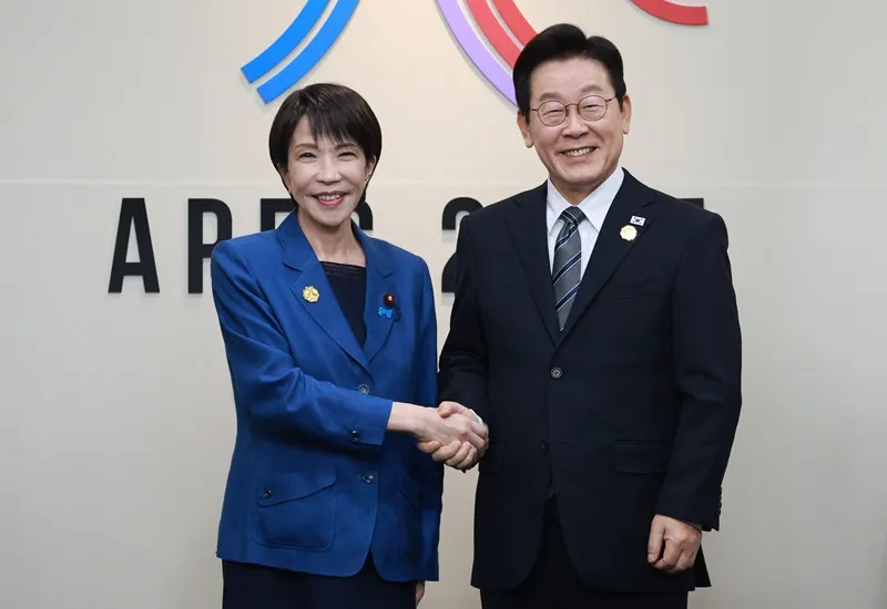 South Korean and Japanese Leaders Agree to Expand Future-Oriented Cooperation